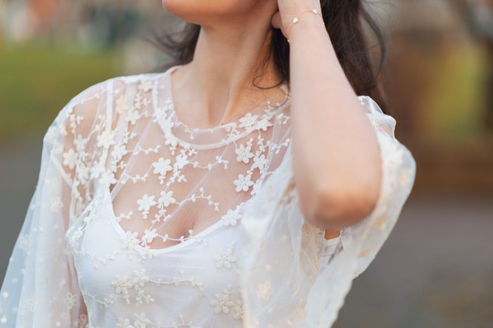 zara-white-lace-blouse-07