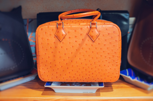 marches-de-catherine-b-vintage-chanel-hermes-paris-002