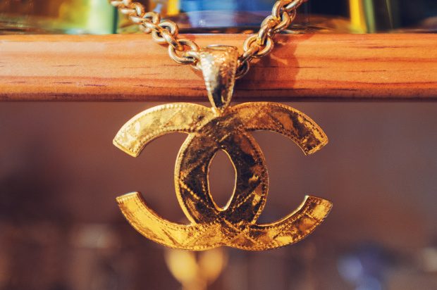 marches-de-catherine-b-vintage-chanel-hermes-paris-016