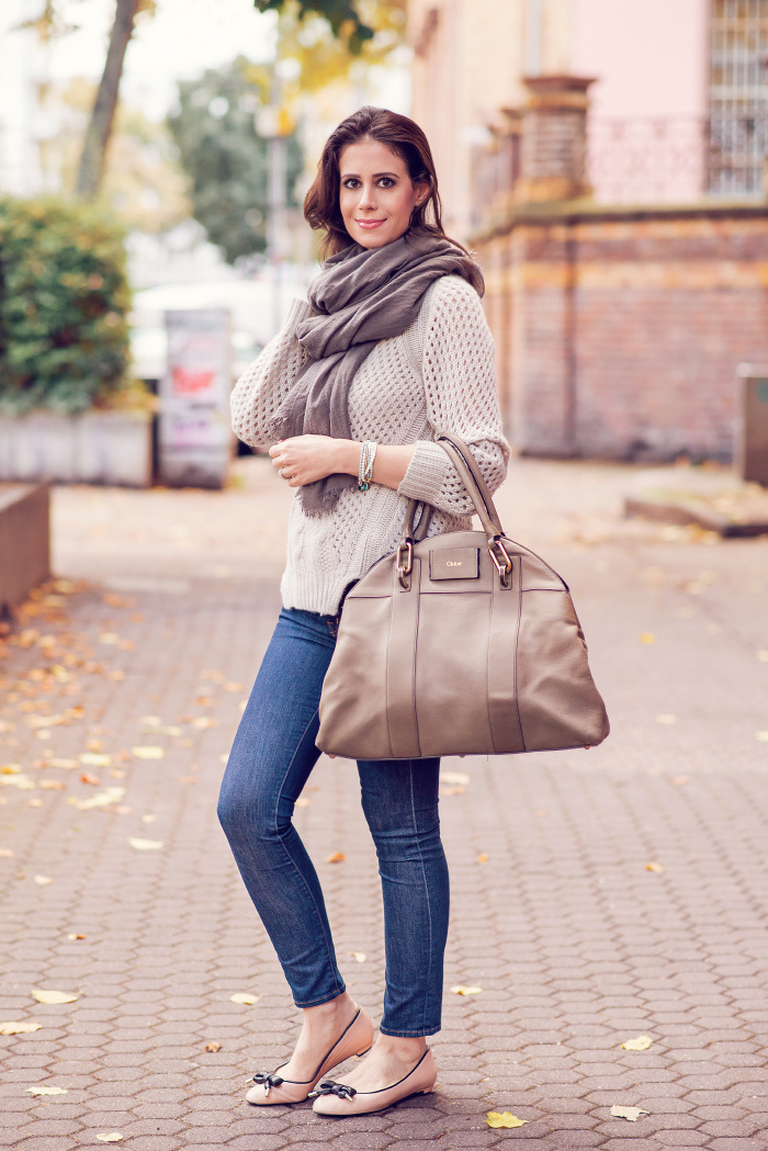 cable-cashmere-sweater-chloe-bag-03