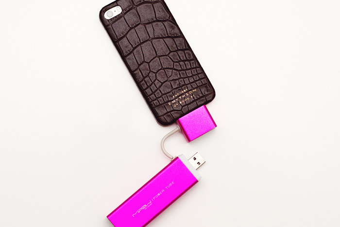 mipow-power-tube-iphone-5s